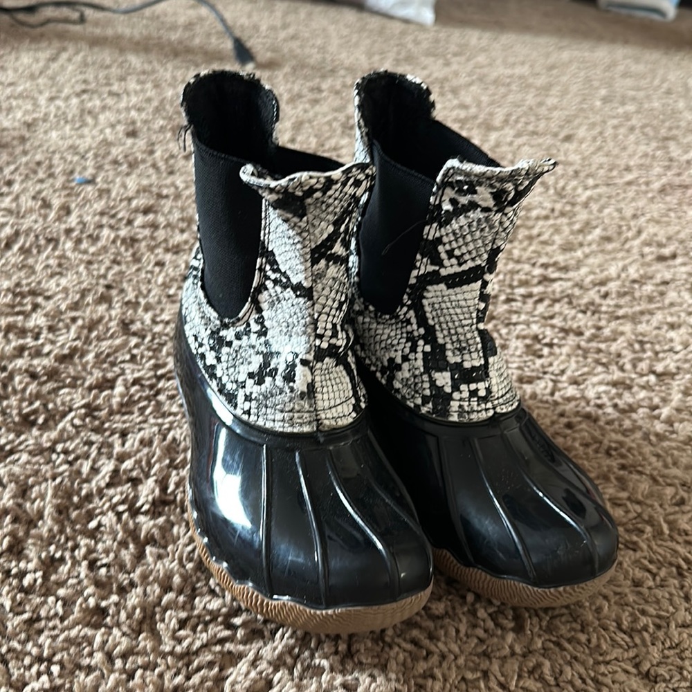 Snake boots
